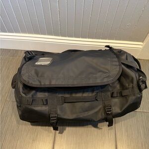 The North Face Base Camp Duffel Bag Small 50 Litres in Black